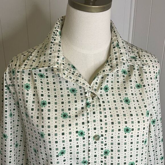 Vintage Montgomery Ward Women's Large White Floral Button Down Shirt Long Sleeve - Picture 2 of 12